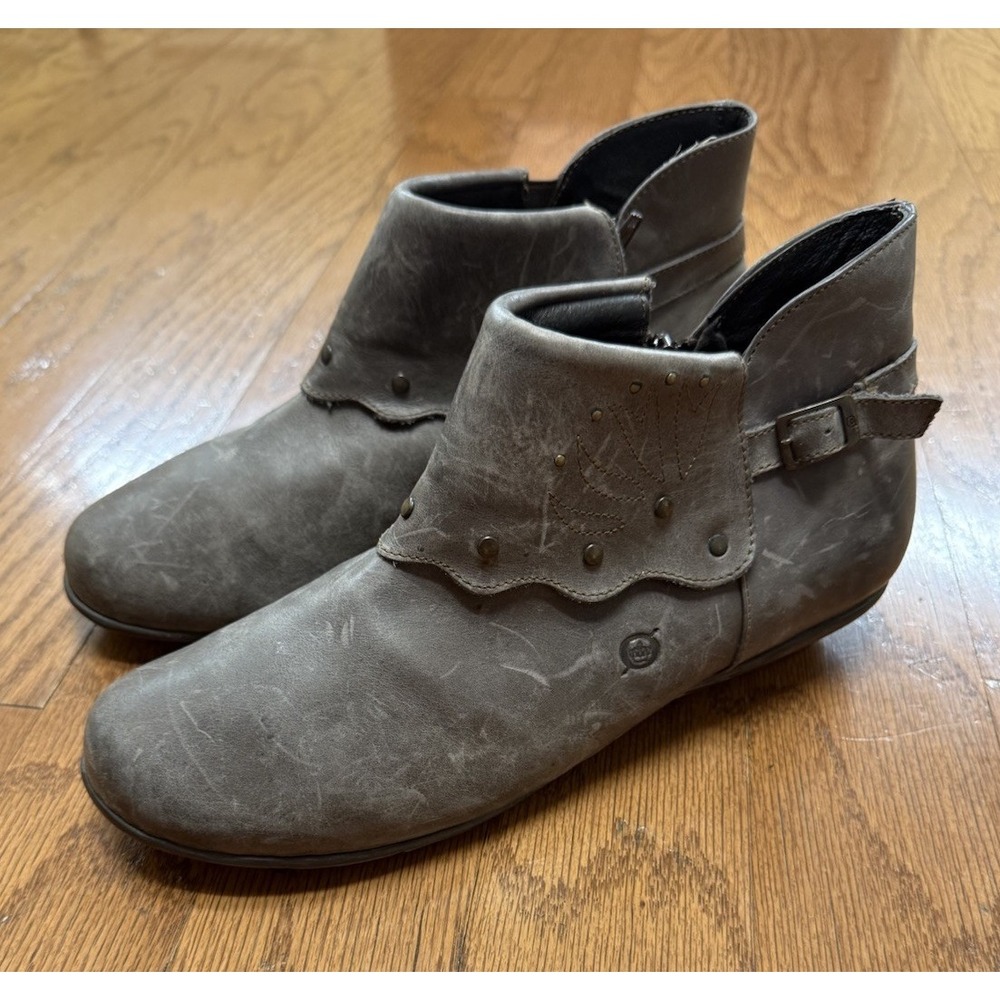Born Gray Leather Side Zip Studded Ankle Boot Bootie Womens Size 9 NICE!